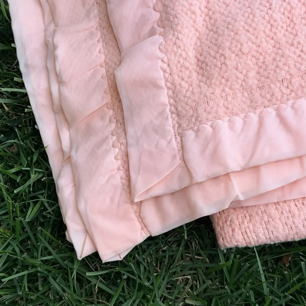 Vintage Pink Thermal Waffle Satin Trim Blanket Full/Queen 86x96